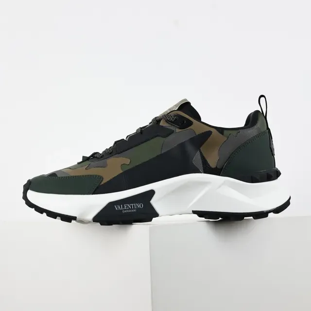 Valentino Sneakers Chunky avec Upper Camouflage Vert Armée et Blanc, Midsole Sculpté 9