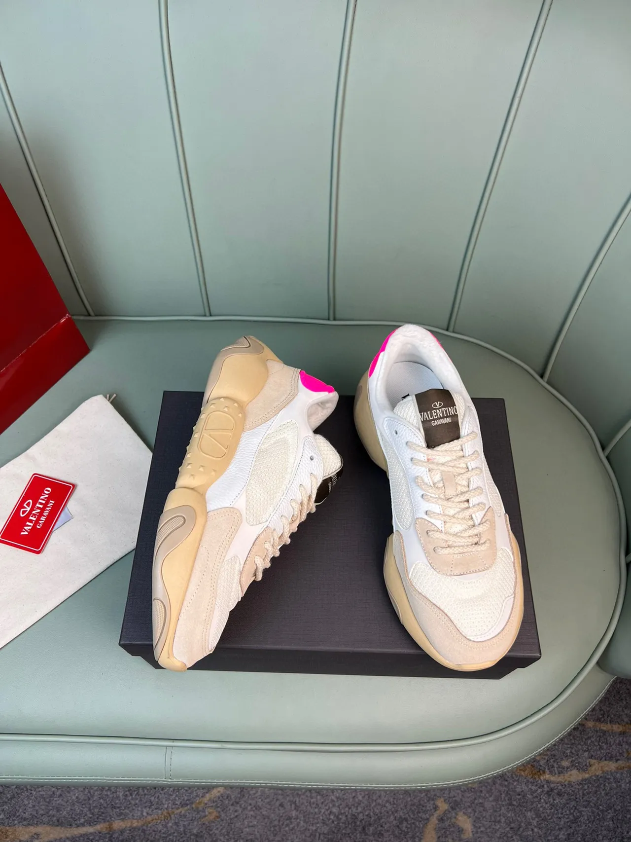 Valentino Chaussures chunky beige rose semelle mixte maille et daim 7