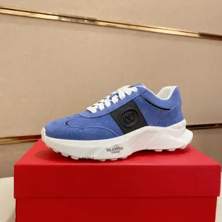 Valentino 蓝黑 麂皮鞋面 VLOGO 侧面板 生活方式运动鞋