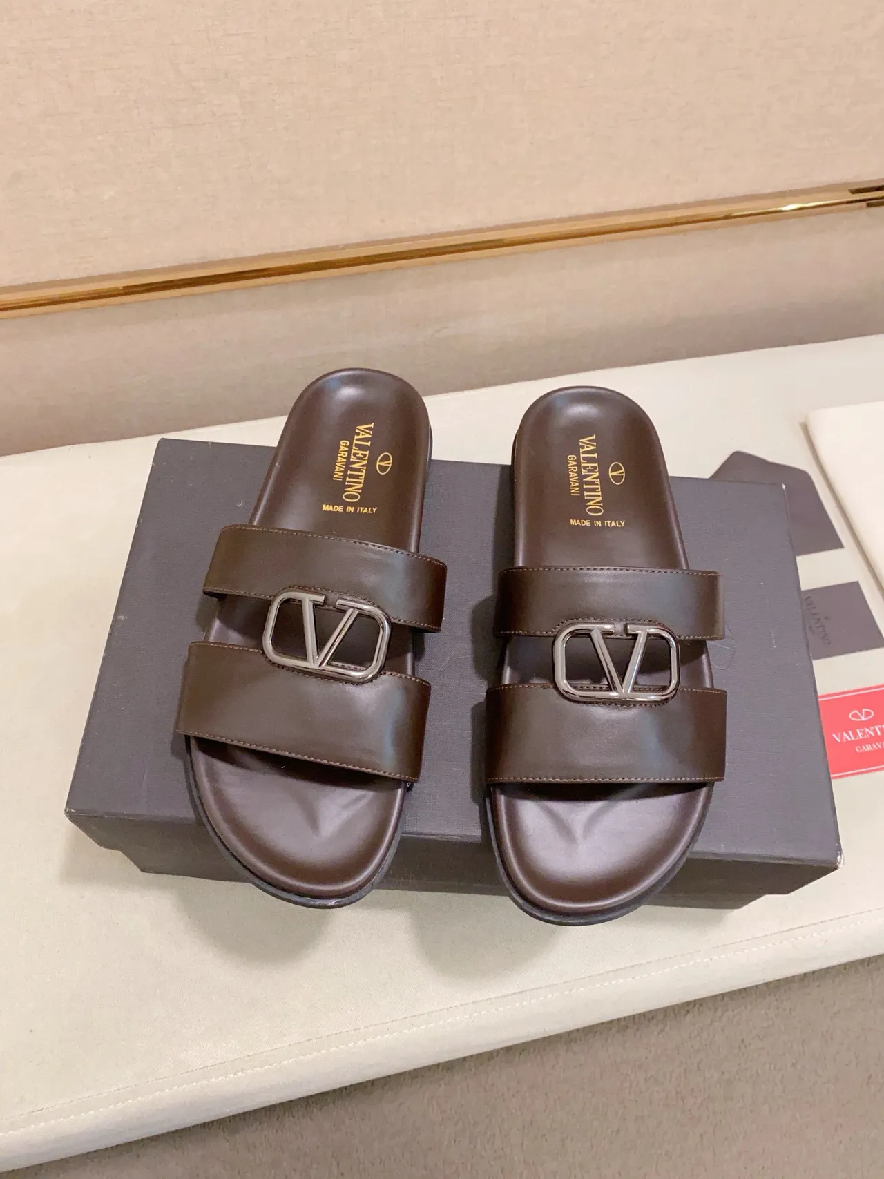 Valentino Ouvert Noir Marine à double bride Métal VLogo Boucle Sandales 10