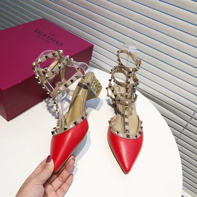 Valentino Rojo Beige con Tachuelas y Correa Múltiple 5