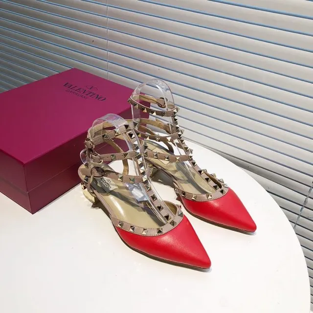 Valentino Rojo Beige con Tachuelas y Correa Múltiple 8