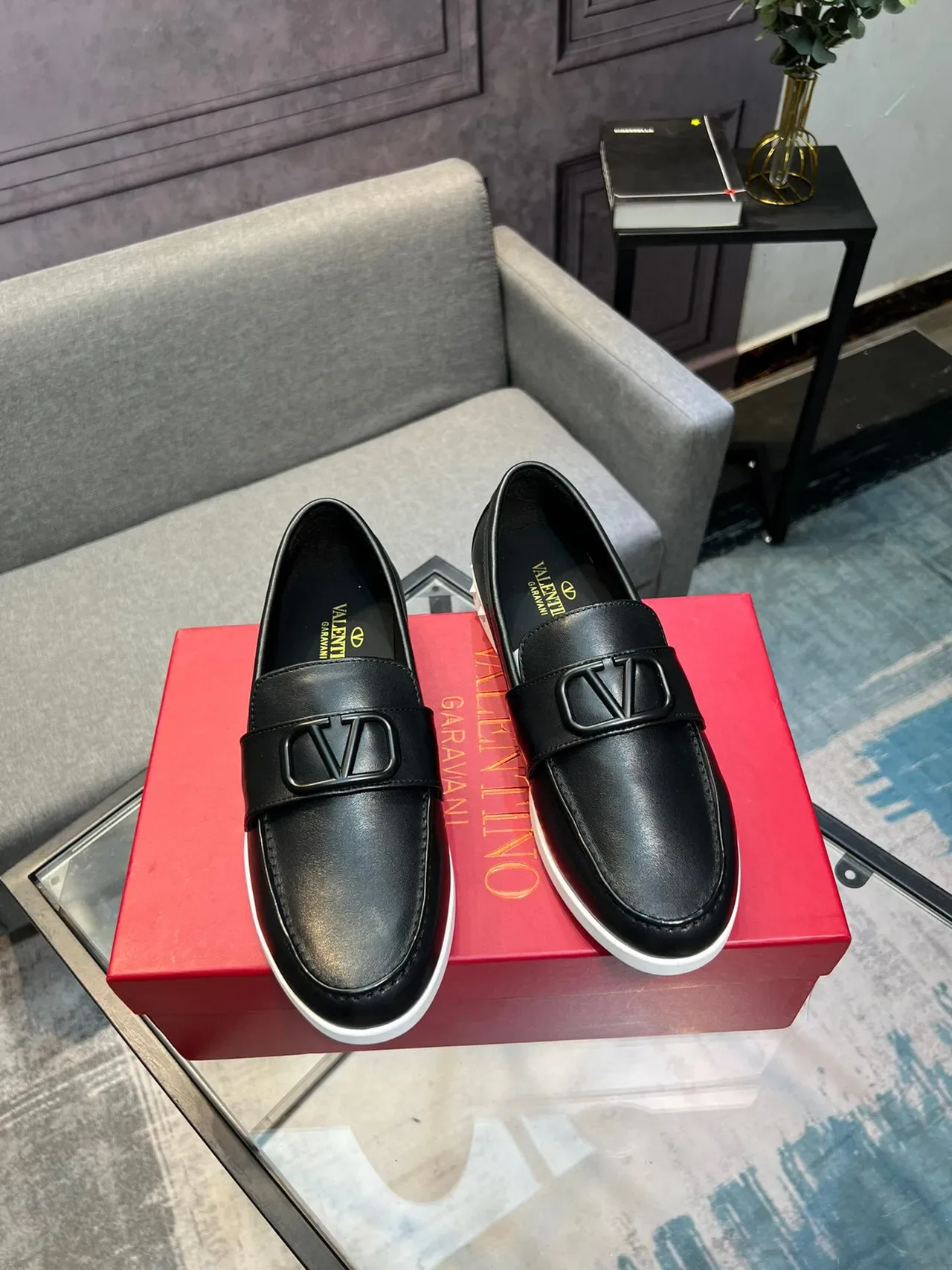 Valentino Rockstud Preto Branco Couro Fivela VLOGO Loafer 5
