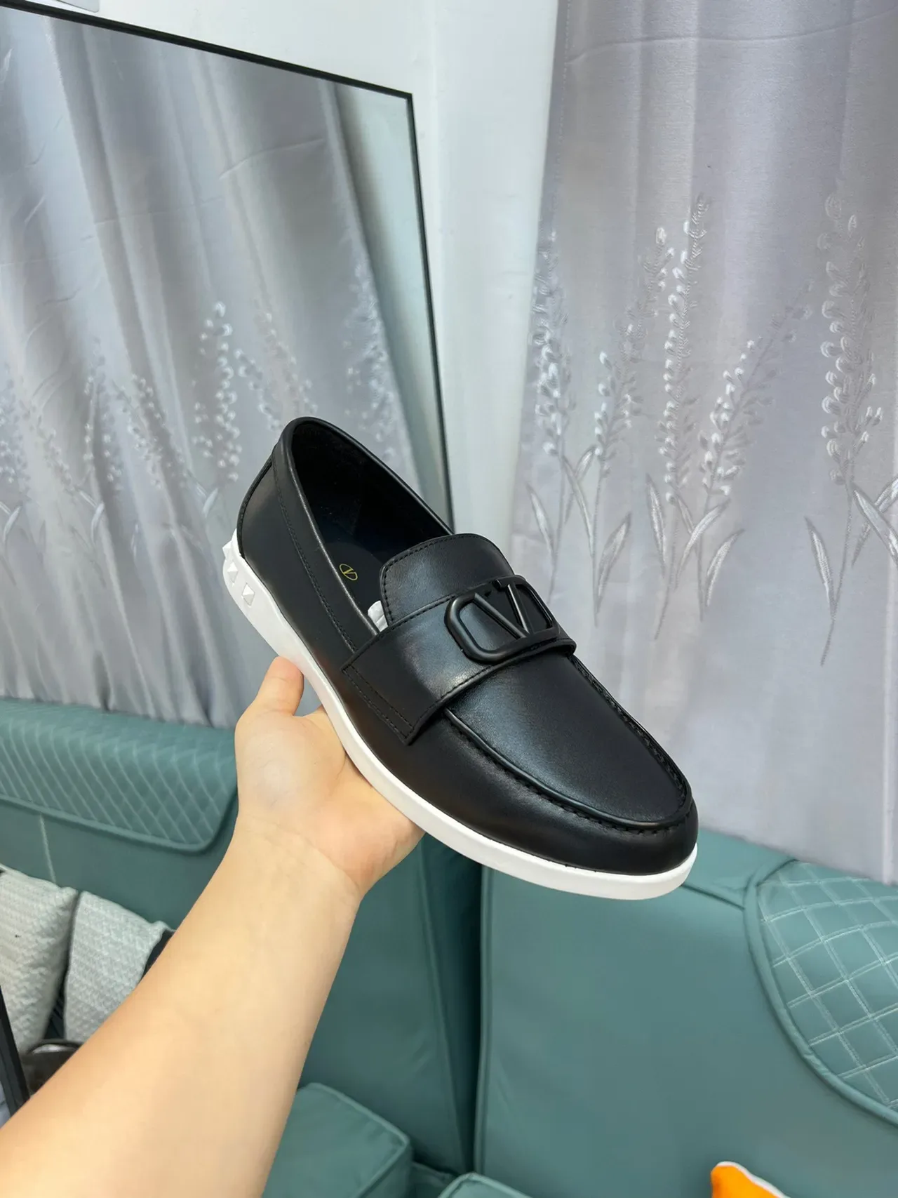 Valentino Rockstud Preto Branco Couro Fivela VLOGO Loafer 6