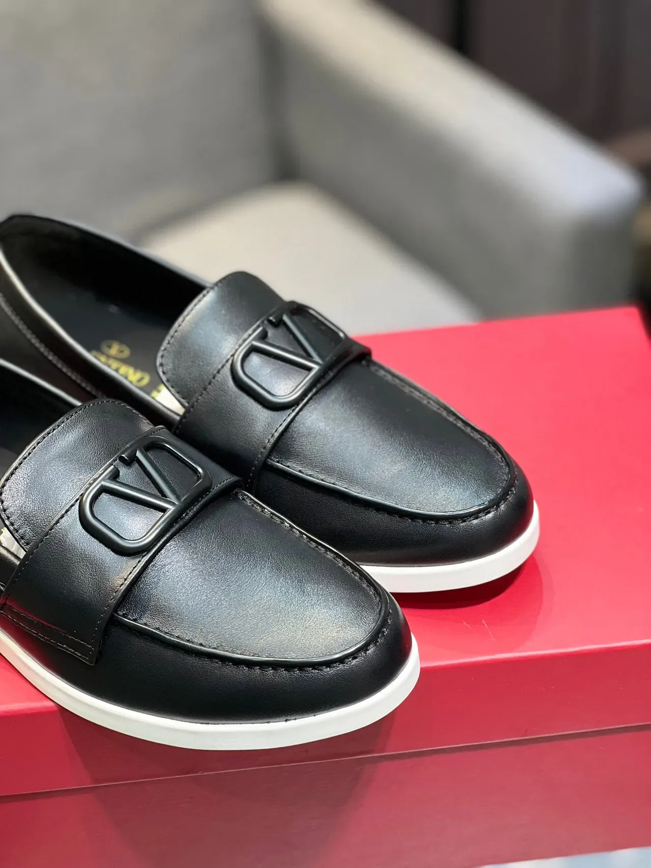 Valentino Rockstud Preto Branco Couro Fivela VLOGO Loafer 9