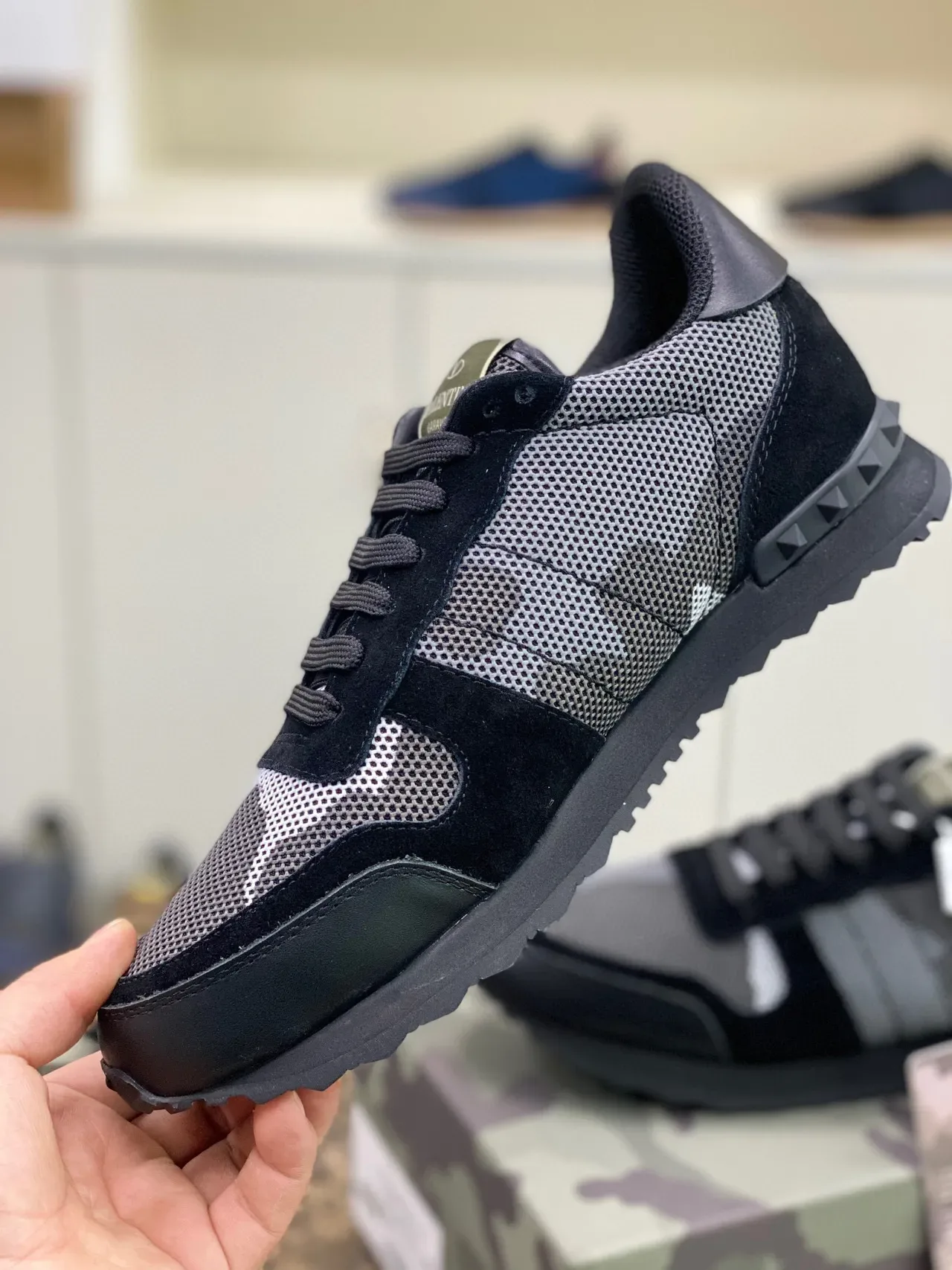 Valentino Rockstud Camouflage Mesh et Suède Lifestyle Sneakers 3