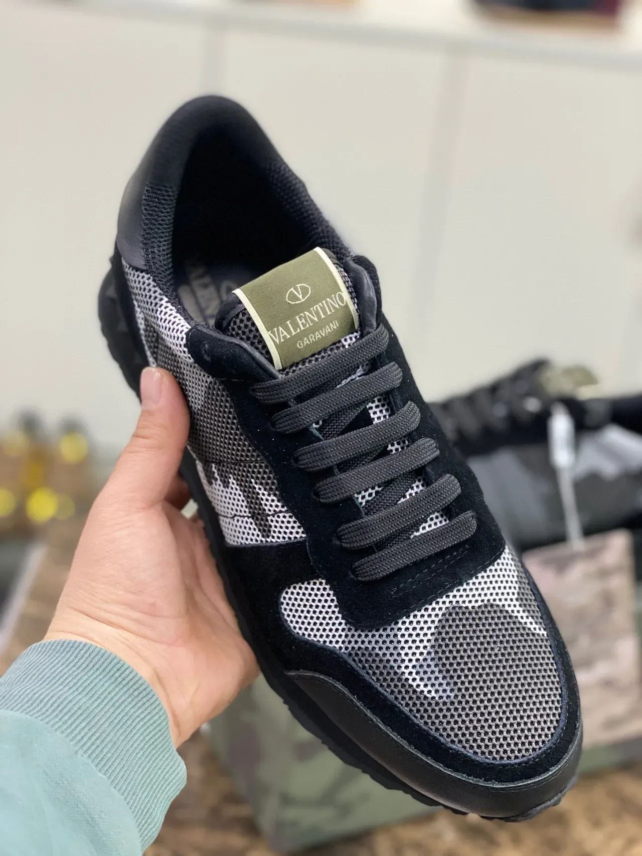 Valentino Rockstud Camouflage Mesh et Suède Lifestyle Sneakers 4