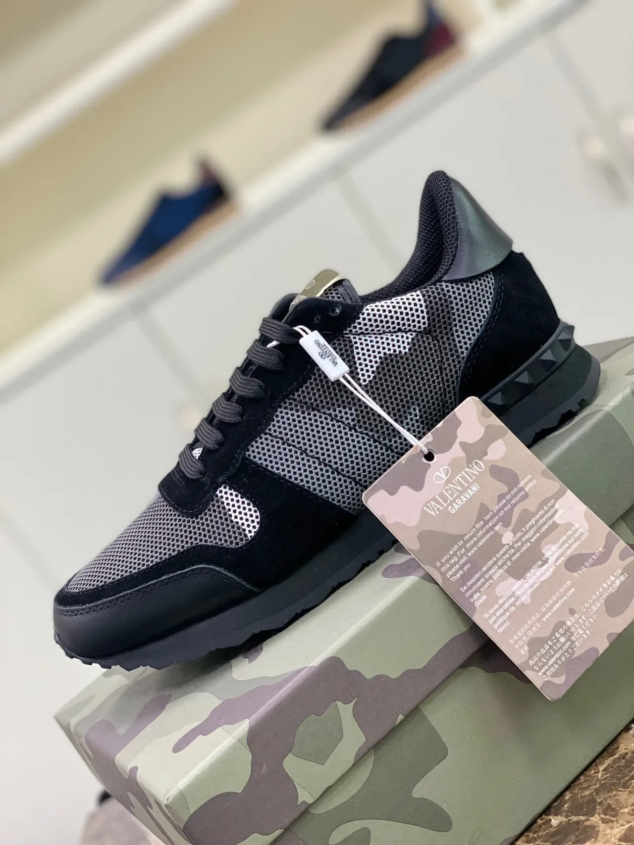 Valentino Rockstud Camouflage Mesh et Suède Lifestyle Sneakers 5