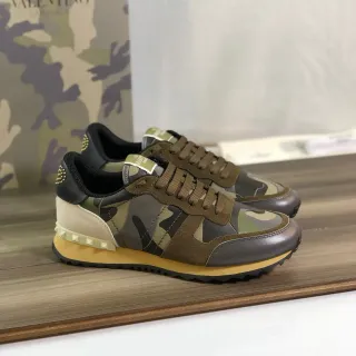 Valentino Rockstud حذاء رياضي نمط حياة مطبوع بطبعة التمويه
