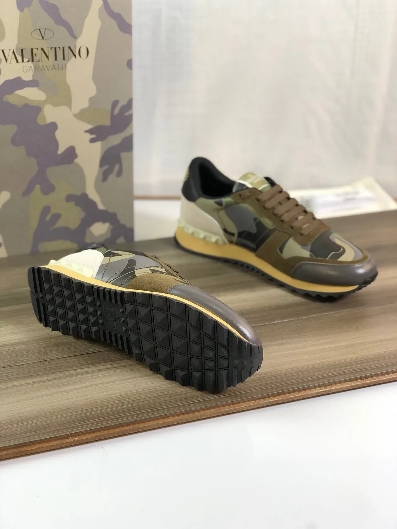 Valentino Rockstud Sneakers Lifestyle à impression camouflage 3