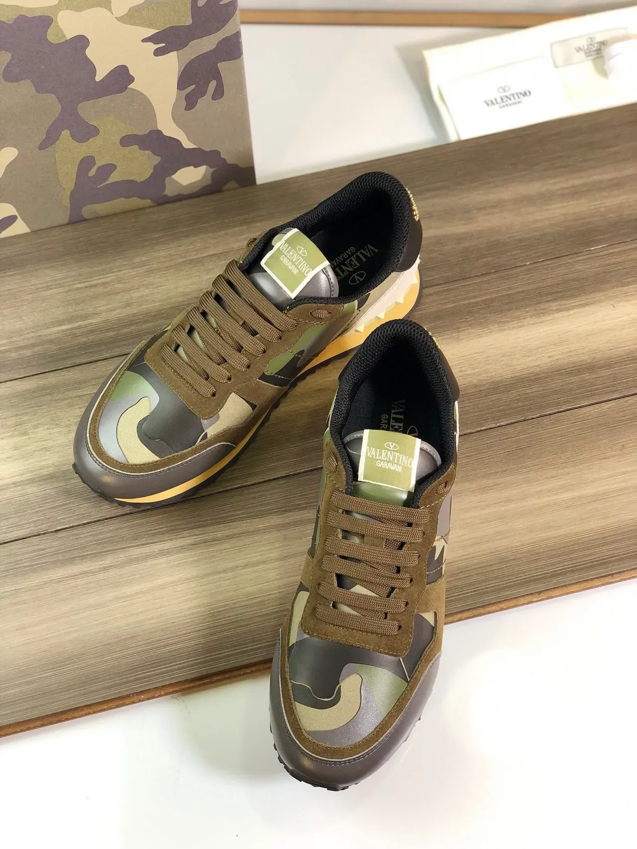 Valentino Rockstud Sneakers Lifestyle à impression camouflage 4