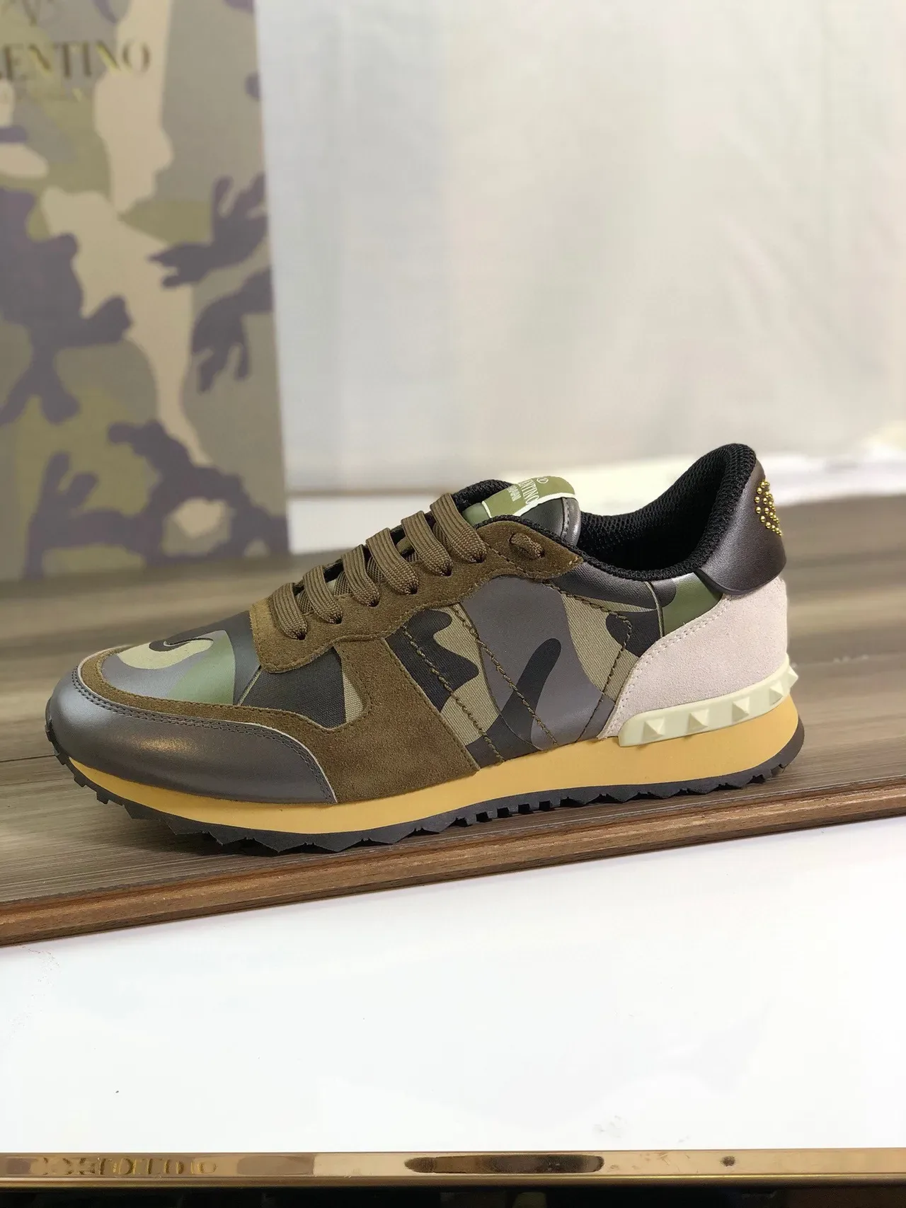 Valentino Rockstud Sneakers Lifestyle à impression camouflage 9