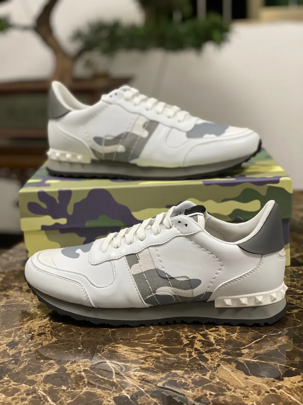 Valentino Rockstud Camouflage Blanc Gris Sneakers Lifestyle 7