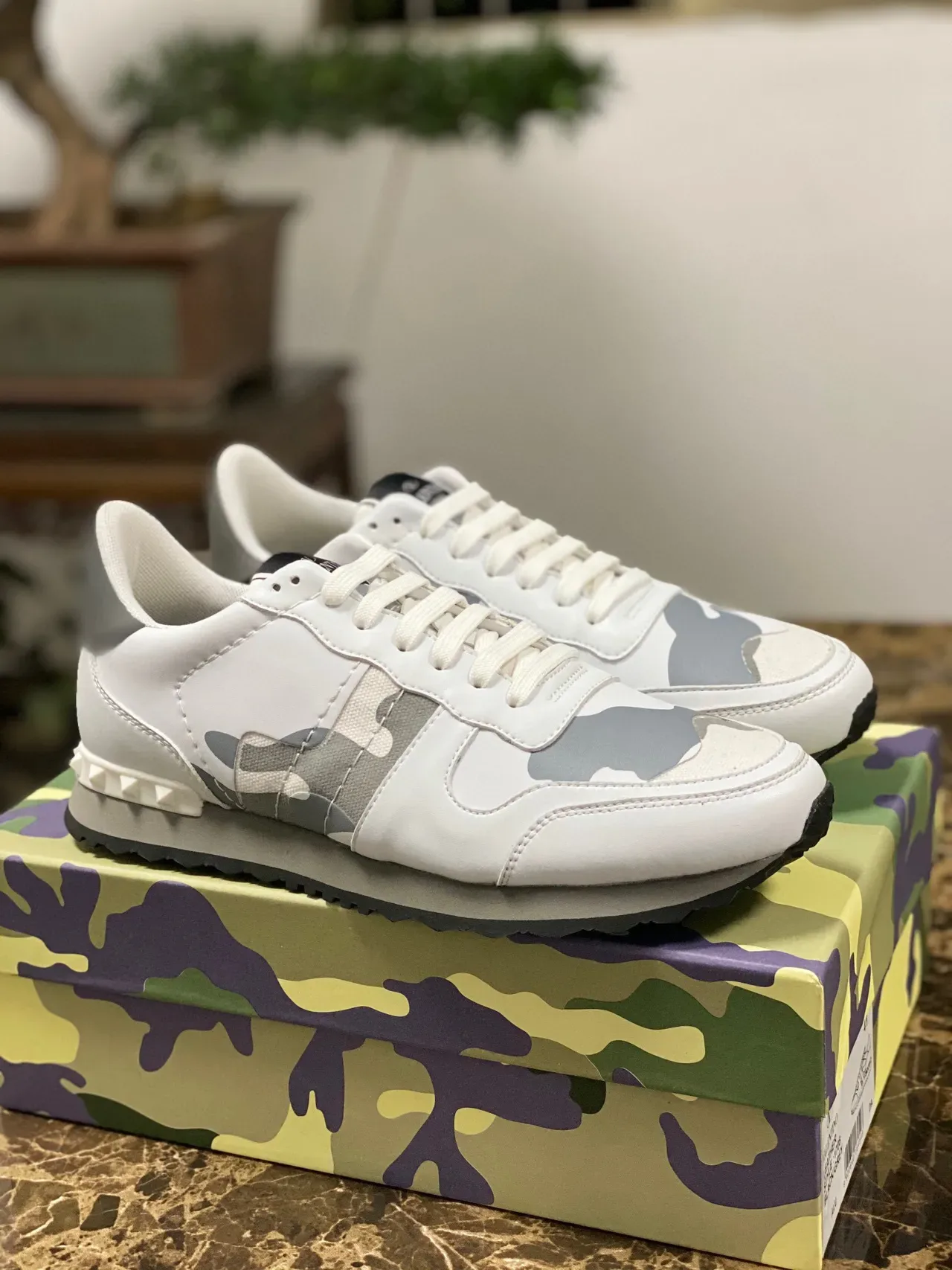 Valentino Rockstud Camouflage Blanc Gris Sneakers Lifestyle 8