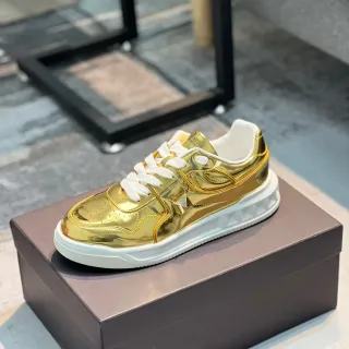 Valentino Rockstud Metallic Gold zapatillas lifestyle