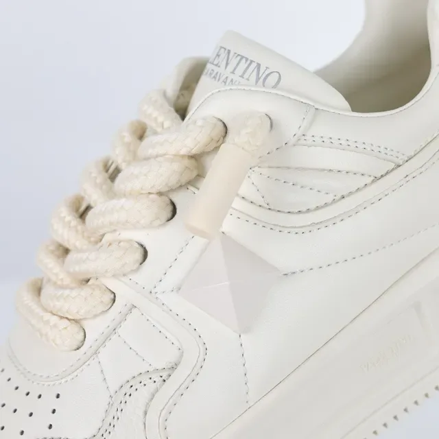 Valentino Rockstud 单色皮革平台生活方式运动鞋 6