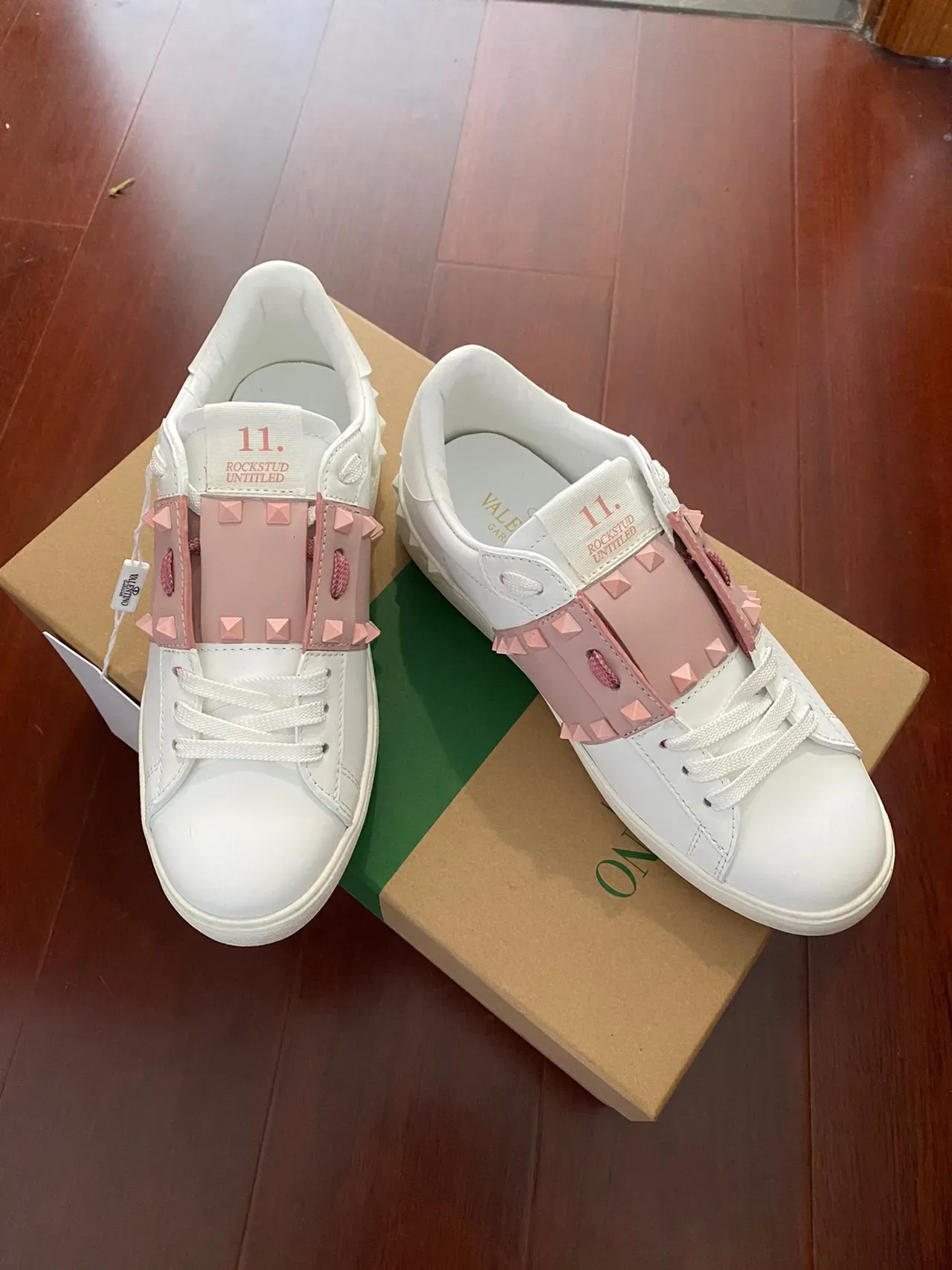 Valentino Rockstud Blanc et Rose avec Studs Sneakers Lifestyle 9