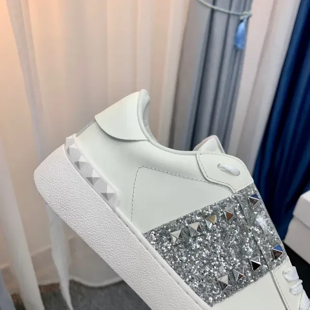 Valentino Rockstud সাদা চকচকে স্টাড লাইফস্টাইল স্নিকার্স 3
