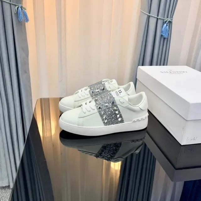 Valentino Rockstud সাদা চকচকে স্টাড লাইফস্টাইল স্নিকার্স 7