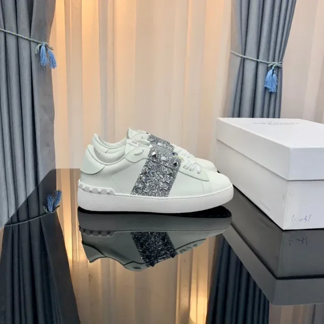 Valentino Rockstud সাদা চকচকে স্টাড লাইফস্টাইল স্নিকার্স 9