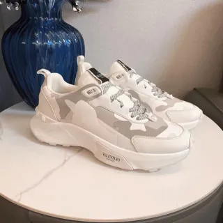 Valentino Rockstud suela blanca gris paneles de camuflaje sneakers chunky