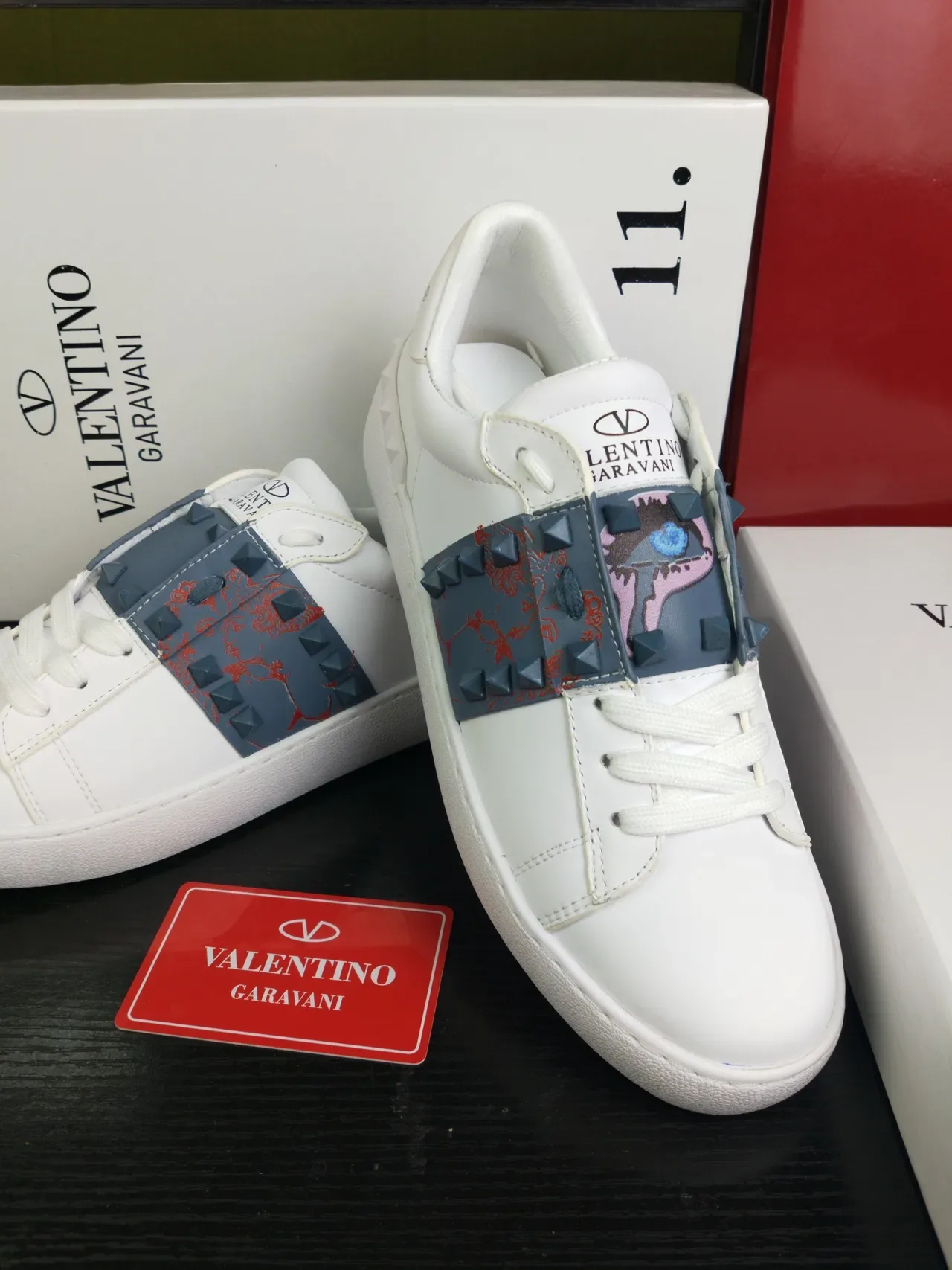 Valentino Rockstud 白色皮革铆钉带生活方式运动鞋 3