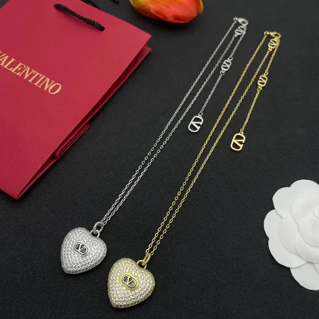 Valentino VLogo Cœur Pavé en ton doré collier 3