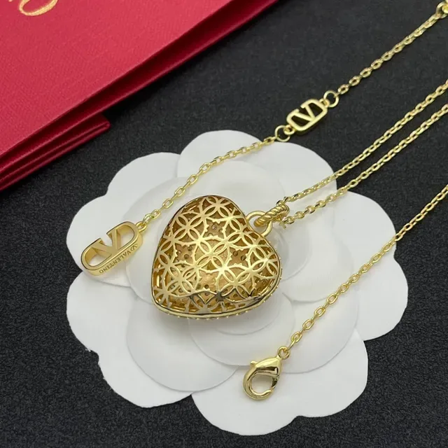 Valentino VLogo Cœur Pavé en ton doré collier 4