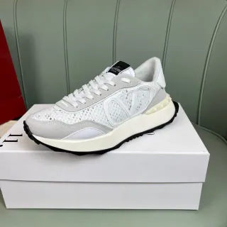 Valentino VLogo Runner أبيض رمادي مثقوب أسلوب حياة سنيكرز