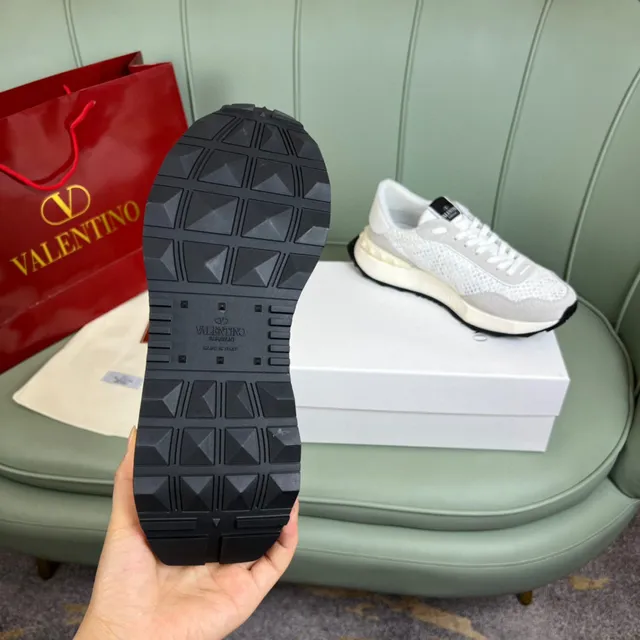 Valentino VLogo Runner sneakers lifestyle blancs gris perforés 2