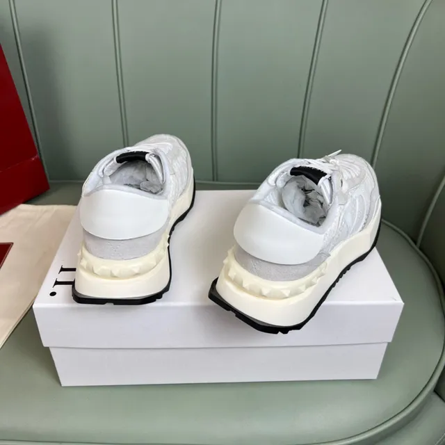 Valentino VLogo Runner sneakers lifestyle blancs gris perforés 6
