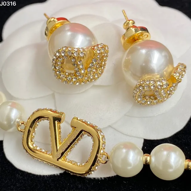 Valentino VLTN Bege Dourado Pérola Corrente Pavé-Crystal VLogo Colar 2