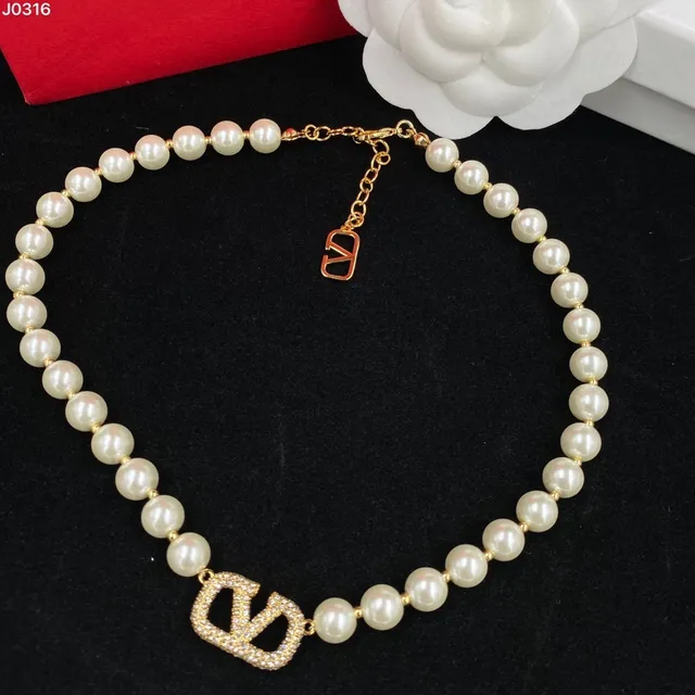 Valentino VLTN Bege Dourado Pérola Corrente Pavé-Crystal VLogo Colar 6