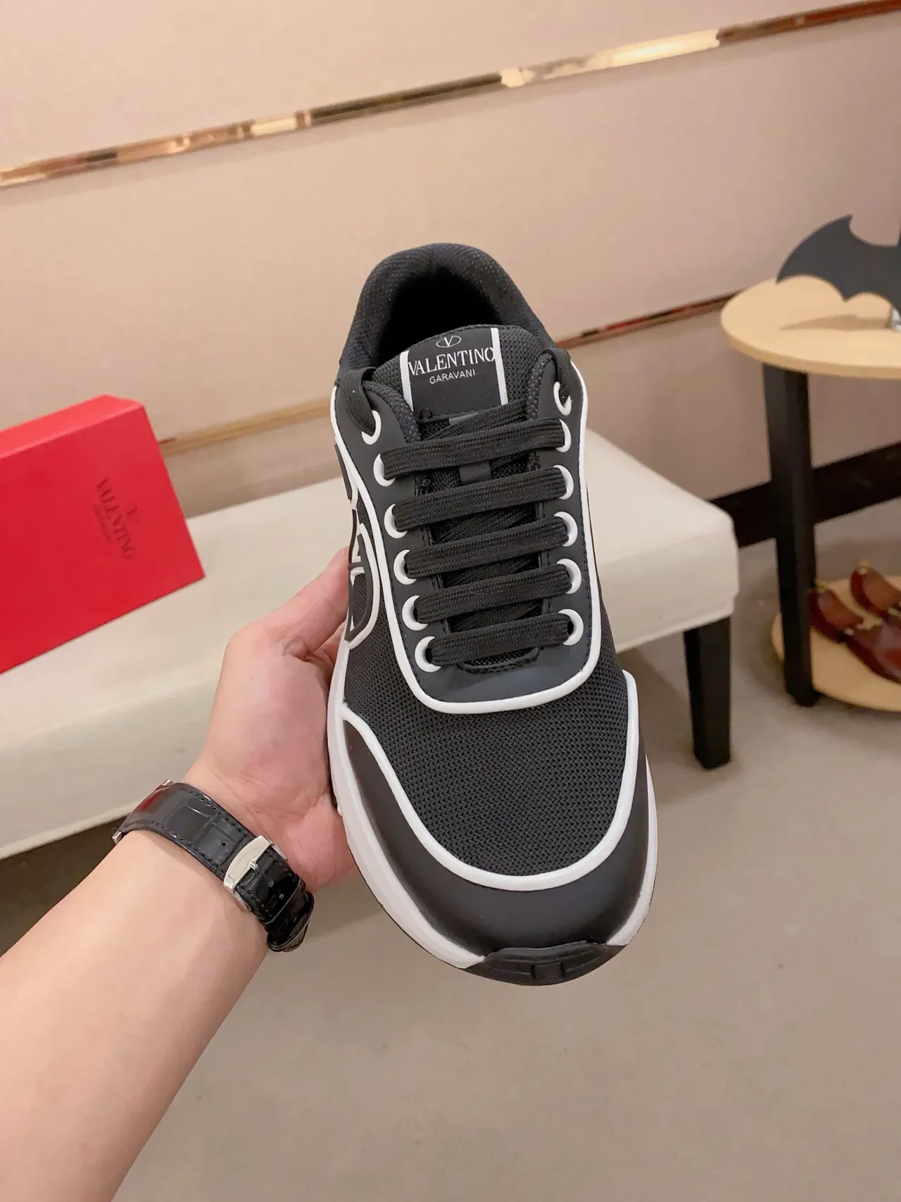 Valentino VLTN Tênis Lifestyle Preto e Branco 5