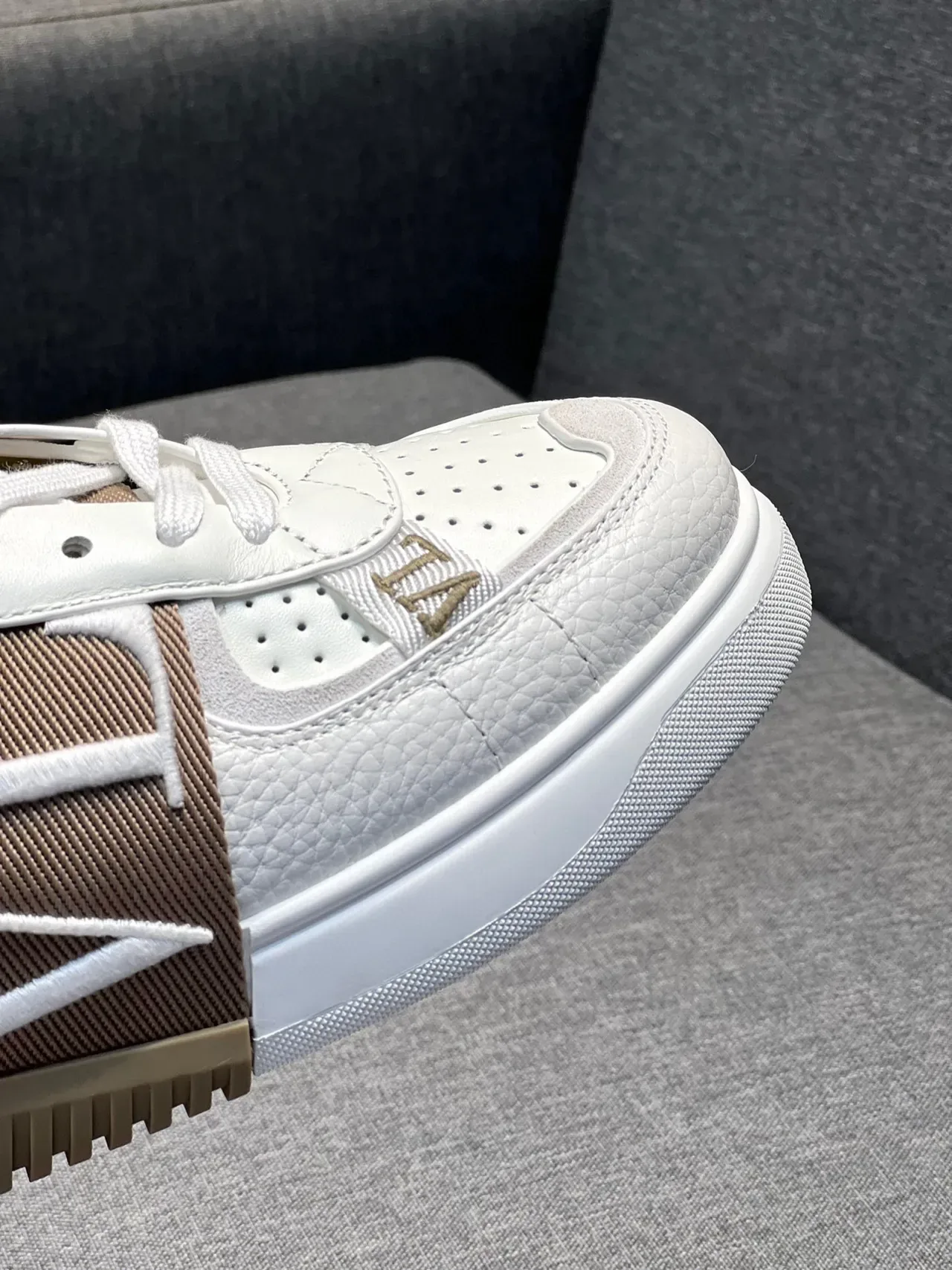 Valentino VLTN Sneaker Lifestyle avec Sangle en Cuir 3