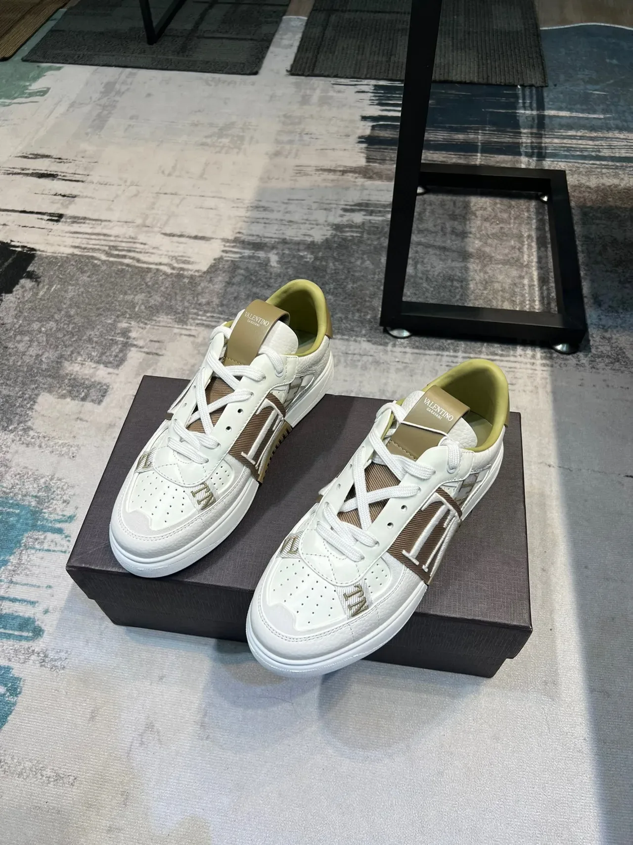 Valentino VLTN Sneaker Lifestyle avec Sangle en Cuir 5