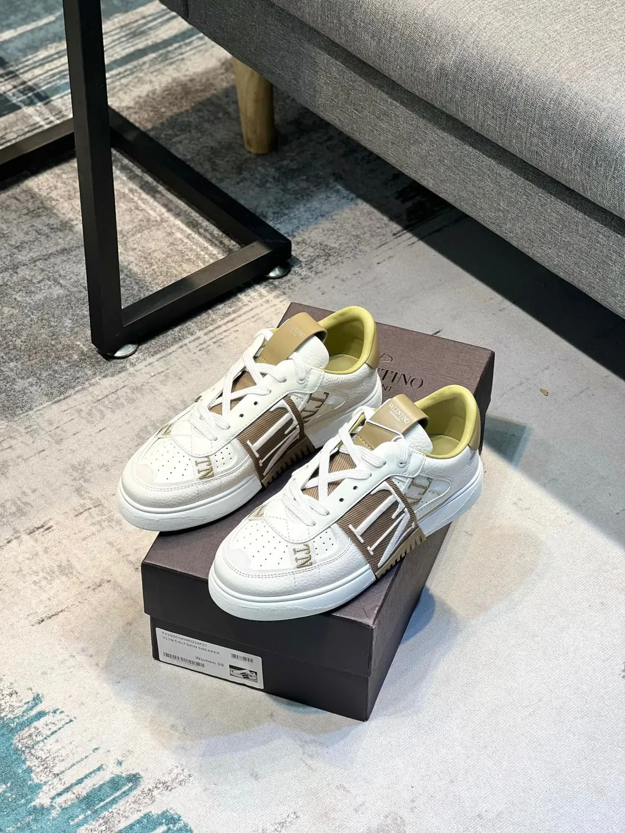 Valentino VLTN Sneaker Lifestyle avec Sangle en Cuir 7