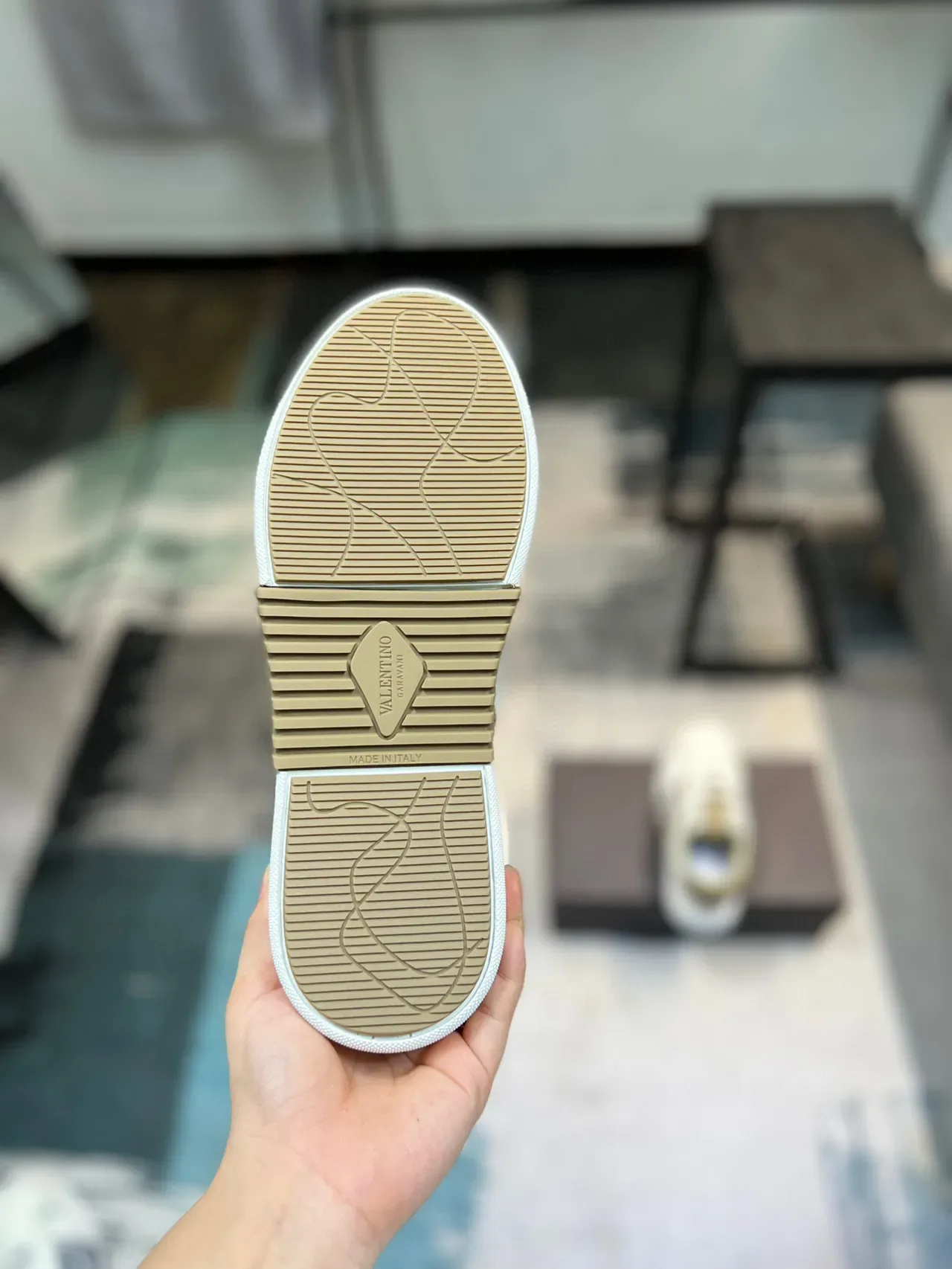 Valentino VLTN Sneaker Lifestyle avec Sangle en Cuir 9