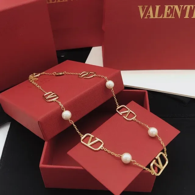 Collier Valentino VLTN Logo Chaîne de Perles 2