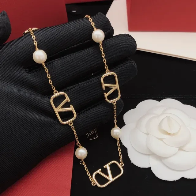 Collier Valentino VLTN Logo Chaîne de Perles 7