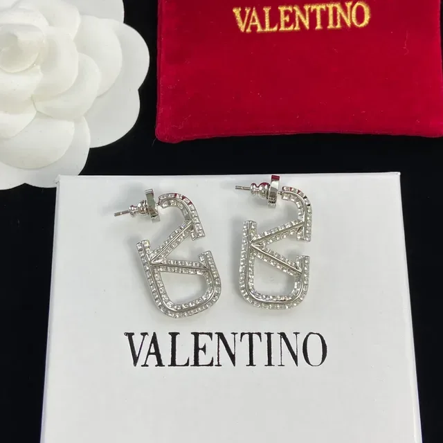 Valentino VLTN Pendientes con cristales pavé y logo geométrico 2