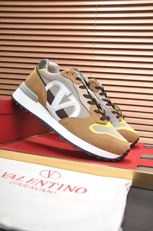 Valentino VLTN Runner Sneakers Lifestyle Marron Tan Daim et Mesh 3