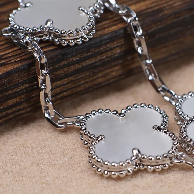 Van Cleef & Arpels Alhambra Cinq motif Mère-de-perle Bracelet 2