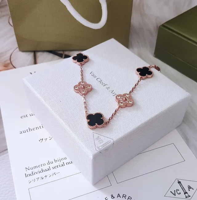 Van Cleef & Arpels Alhambra Bracelet Or Rose Noir et Diamants Pavé 5