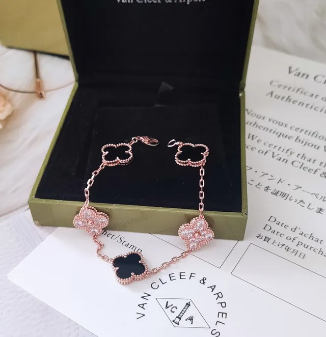 Van Cleef & Arpels Alhambra Bracelet Or Rose Noir et Diamants Pavé 7