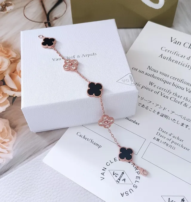 Van Cleef & Arpels Alhambra Bracelet Or Rose Noir et Diamants Pavé 9