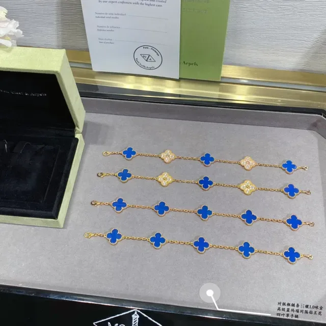 Van Cleef & Arpels Alhambra Émail Bleu et Chaîne Pavé Or 4