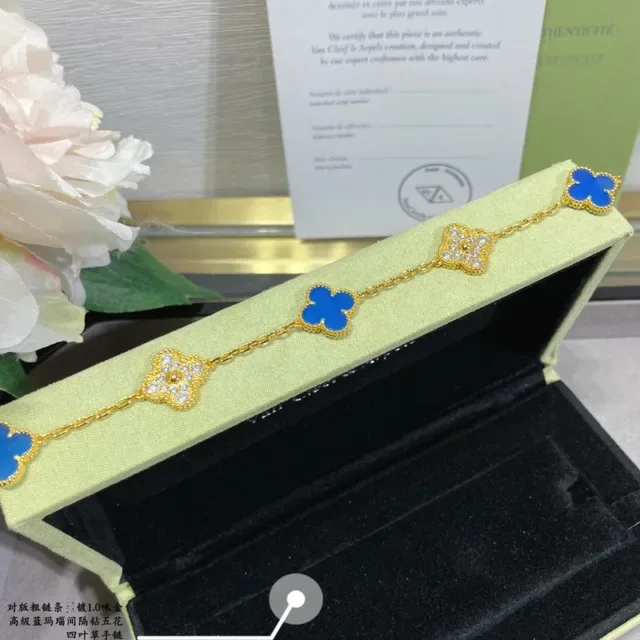 Van Cleef & Arpels Alhambra Émail Bleu et Chaîne Pavé Or 7