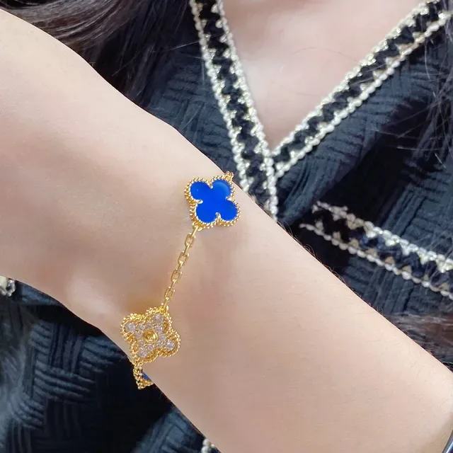 Van Cleef & Arpels Alhambra Émail Bleu et Chaîne Pavé Or 9