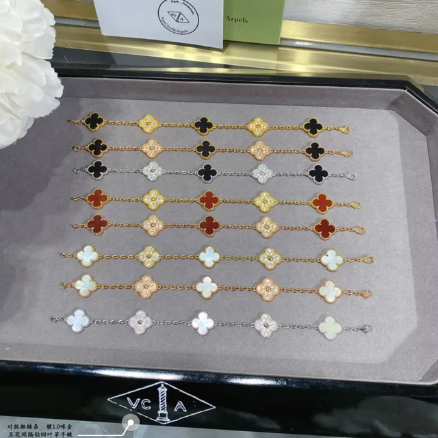 Van Cleef & Arpels Alhambra Five Motif Pulseira de Esmalte Vermelho e Diamantes 4